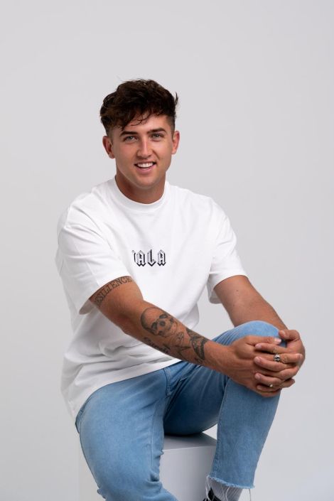 Fashion Photographer North Shore Professional model portfolio headshot - Auckland Fashion Studio: A man wearing a jeans