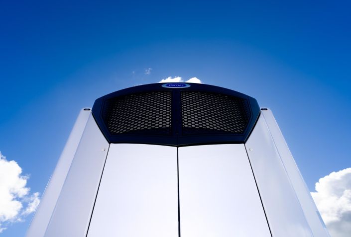 Commercial Photography Auckland Front of a cooling Truck against the sky