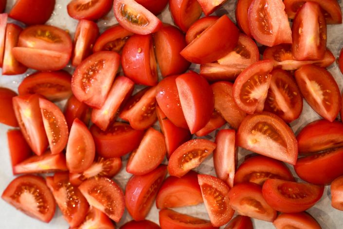 Commercial product photography for Offa bakery: sliced tomatoes